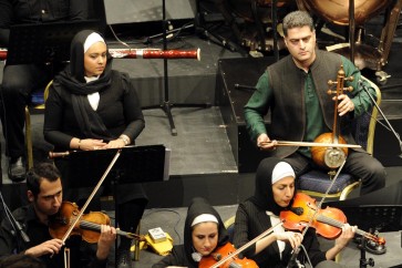 من قصر الإليزيه في باريس عزف الإيرانيون موسيقاهم التراثية