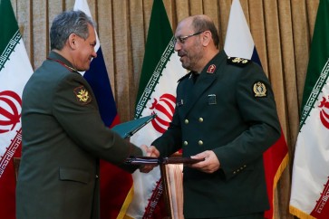 وزيرا الدفاع الإيراني حسين دهقان والروسي سيرغي شويغو - ارشيف