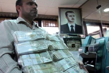 المركزي السوري يوجه ضربة قاسية للسوق السوداء
