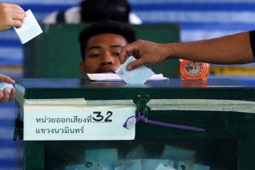 التايلانديون يصوتون على استفتاء حول دستور جديد للبلاد