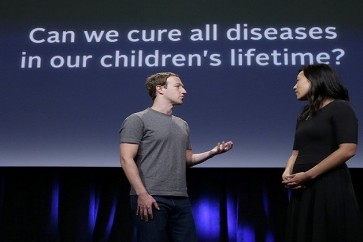زوكربيرغ وزوجته يتبرعان بـ 3 مليارات دولار للقضاء على جميع أمراض البشر