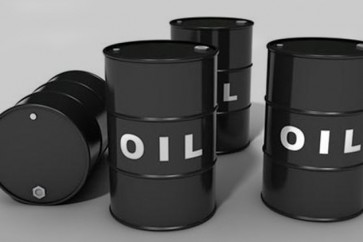 النفط يهبط وسط تشكيك في استمرار تراجع مخزونات الخام الأمريكية