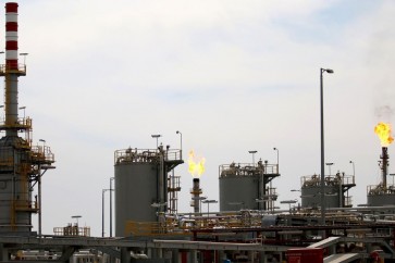 النفط يرتفع بدعم انخفاض مخزونات الخام الأميركية