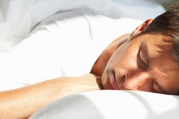 ماذا يحدث لجسمك خلال النوم وكيف تأتي الأحلام؟