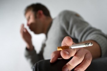 الخطر الأكبر لإصابة الطفل بالربو يهدد أطفال الآباء‬ ‫الذين يبدؤون التدخين قبل عامهم الخامس عشر