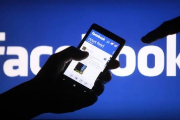 “فيسبوك” تعتزم إظهار إعلانات وسط الفيديوهات ومشاركة الأرباح مع الناشرين