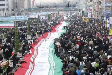 خبراء القيادة: مسيرات ذكرى انتصار الثورة الإسلامية رد مزلزل على تهديدات أمريكا