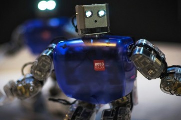 الروبوتات نحو إزاحة اليد العاملة البشرية
