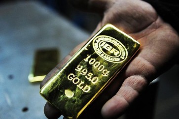 الذهب يقلص مكاسبه وينزل من أعلى مستوى في 5 أشهر