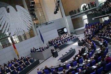 رئيس البرلمان الألماني يحذر رؤساء البنوك