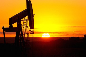 النفط يرتفع مع تقلص عدد الحفارات الأمريكية
