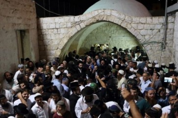 ​اعداد كبيرة من المستوطنين يقتحمون باحات المسجد الأقصى وقبر يوسف
