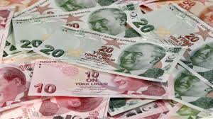 الليرة التركية تتراجع إلى مستوى قياسي منخفض مقابل الدولار