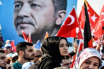 الأتراك يدلون بأصواتهم لانتخاب رئيس وبرلمان للبلاد في ظل دستور جديد