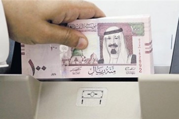الودائع لدى البنوك السعودية تتقلص إثر سحب حكومي طارئ