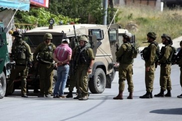 الاحتلال يعتقل مواطنين من بلدة جبل المكبر شرق القدس