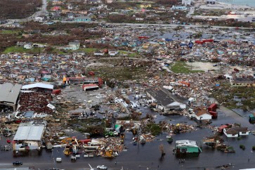 تحذير من إعصار مداري في جزر الباهاما