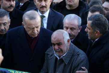 الرئيس التركي، رجب طيب أردوغان، يحضر مراسم تشييع جثامين لضحايا زلزال شرق تركيا في ولاية ألازيغ