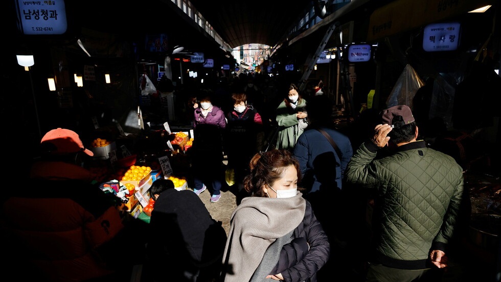 كوريا الجنوبية تسجل أكبر عدد إصابات يومية بكورونا منذ ظهور الفيروس