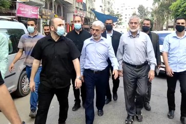 الظهور العلني الأول لقائد حركة حماس في غزة يحيى السنوار منذ بداية العدوان
