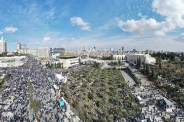 نحو 90 ألف مستوطن يتظاهرون ضد حكومة نتنياهو بالقدس المحتلة