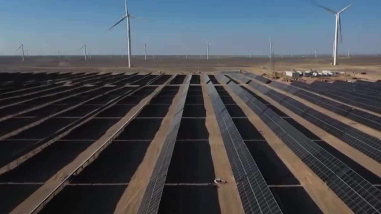 الصين بكين تبني أضخم محطة لتوليد الطاقة الخضراء في العالم مساحتها نحو 450 هكتاراً - snapshot 63.15