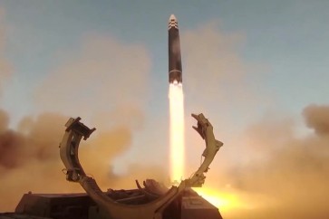 بالفيديو | مشاهد من اختبار كوريا الشمالية صاروخ بالستي عابر للقارات