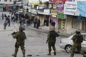الاحتلال الاسرائيلي اثناء تنفيذه حملة مداهمات واعتقالات في نابلس وجنين بالضفة الغربية