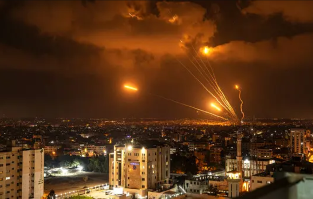 رشقة صواريخ من غزة تطلق على مستوطنات الكيان المؤقت
