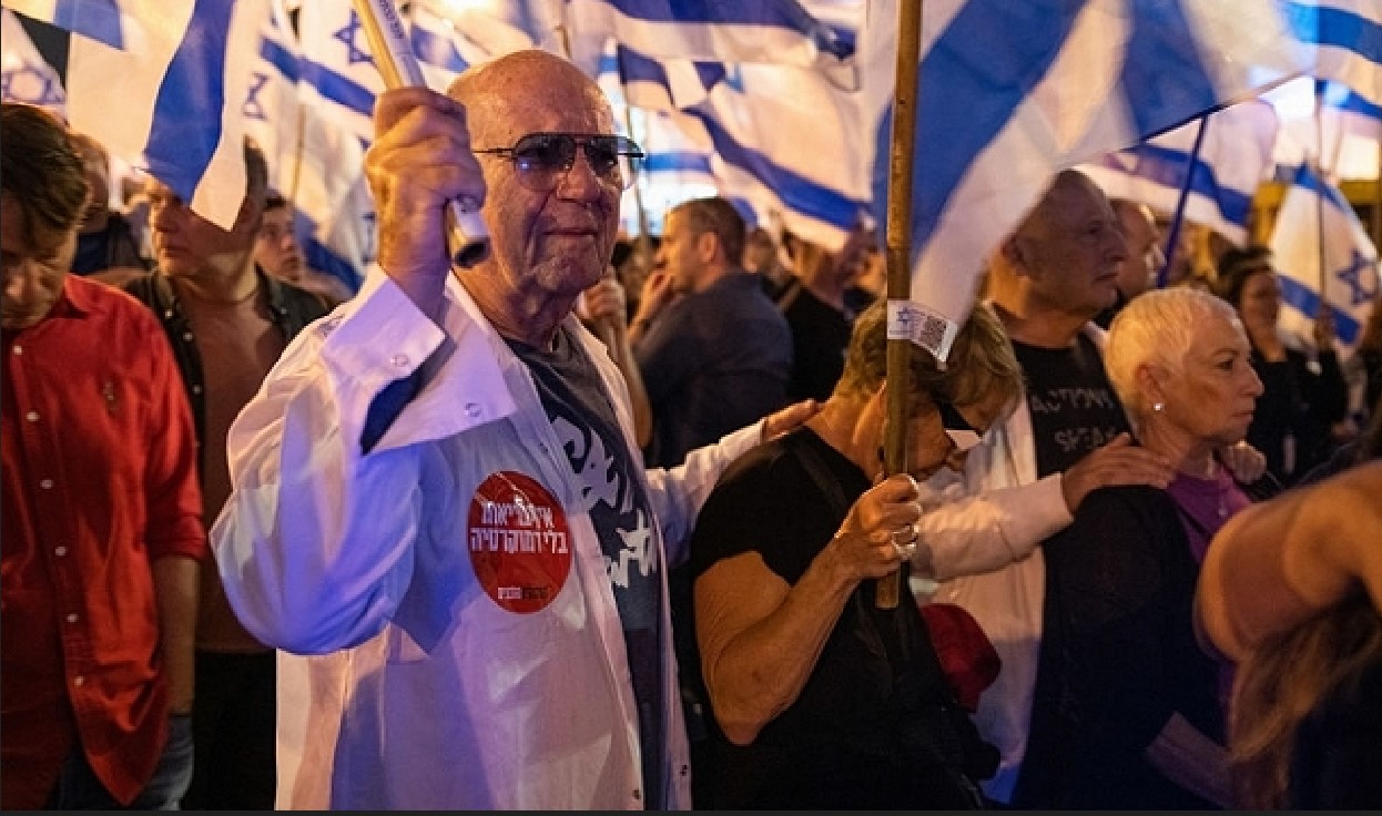 اطباء مشاركون في التظاهرات