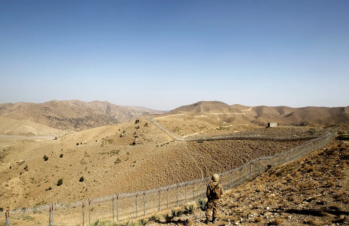 الحدود بين افغانستان وباكستان