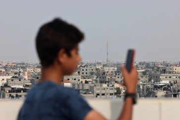 An antenna of a communications tower that relays phone and internet signals is pictured in Rafah, in the southern Gaza Strip on October 28 , 2023, amid the ongoing battles between Israel and the Palestinian group Hamas. - Internet access and the phone network were completely cut across the Gaza Strip on October 28, nearly three weeks after Israel began bombarding the enclave following an armed attack by Hamas militants that Israeli officials say killed at least 1,400 people, mostly civilians. (Photo by MOHAMMED ABED / AFP)