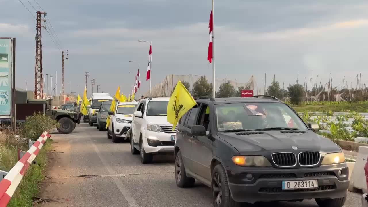 الجنوبيون يتحدون قوات الاحتلال ويدخلون إلى بلداهم عند الحدود مع فلسطين