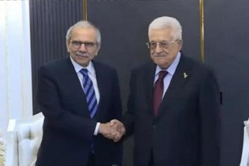نواف سلام يلتقي محمود عباس في العراق