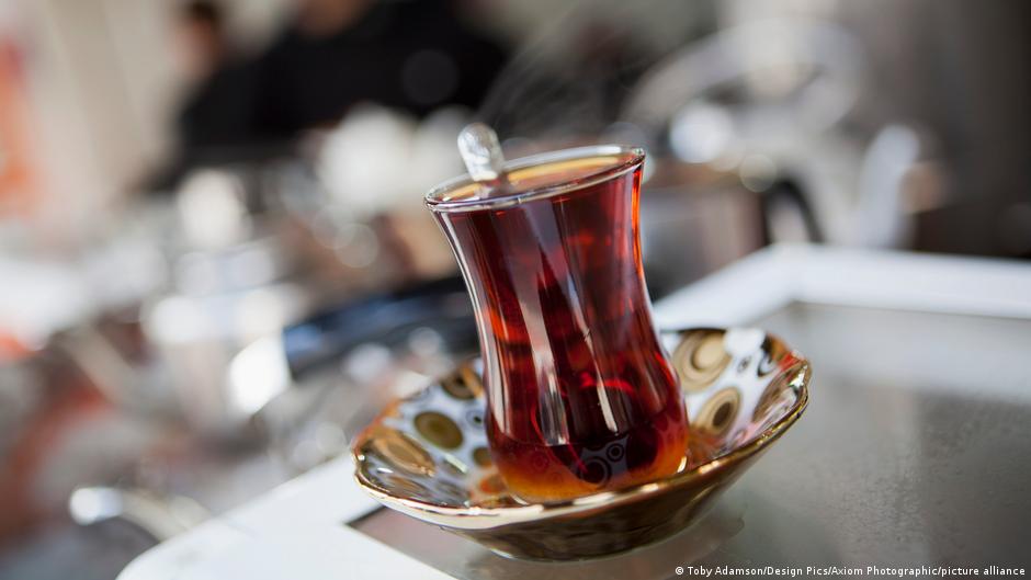 مشروبات تحدّ من أضرار الجلوس الطويل