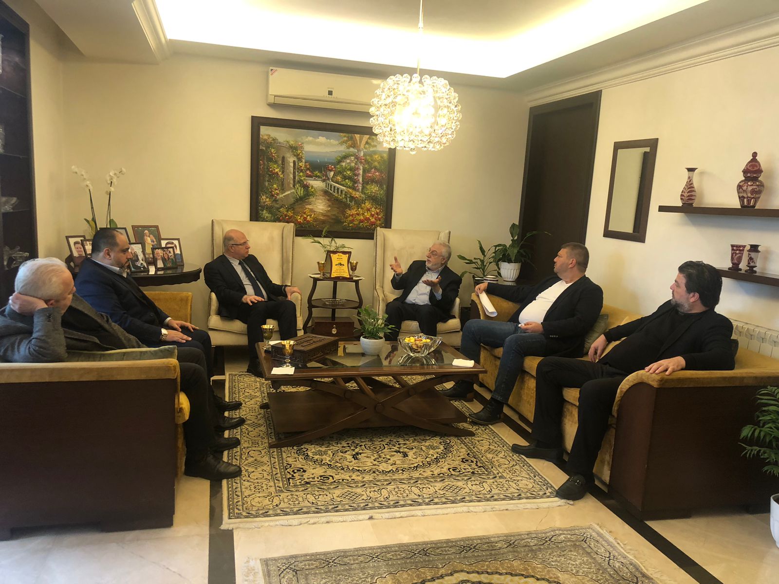 وزير العمل يزور النائب فرنجية ويجول في طرابلس مؤكداً ضرورة تحصين الساحة الداخلية