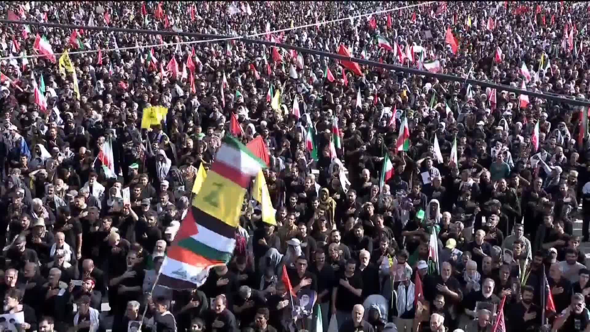 وداع الامام الخامنئي في مصلى الامام الخميني في طهران