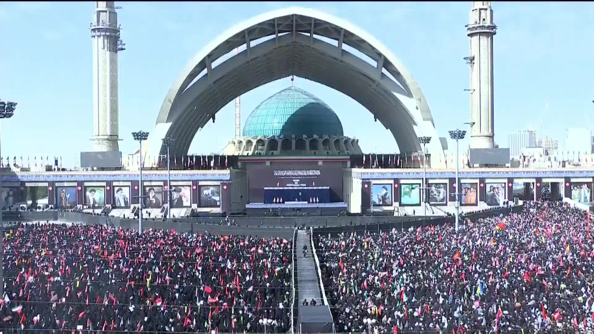 وداع الامام الخامنئي في مصلى الامام الخميني في طهران
