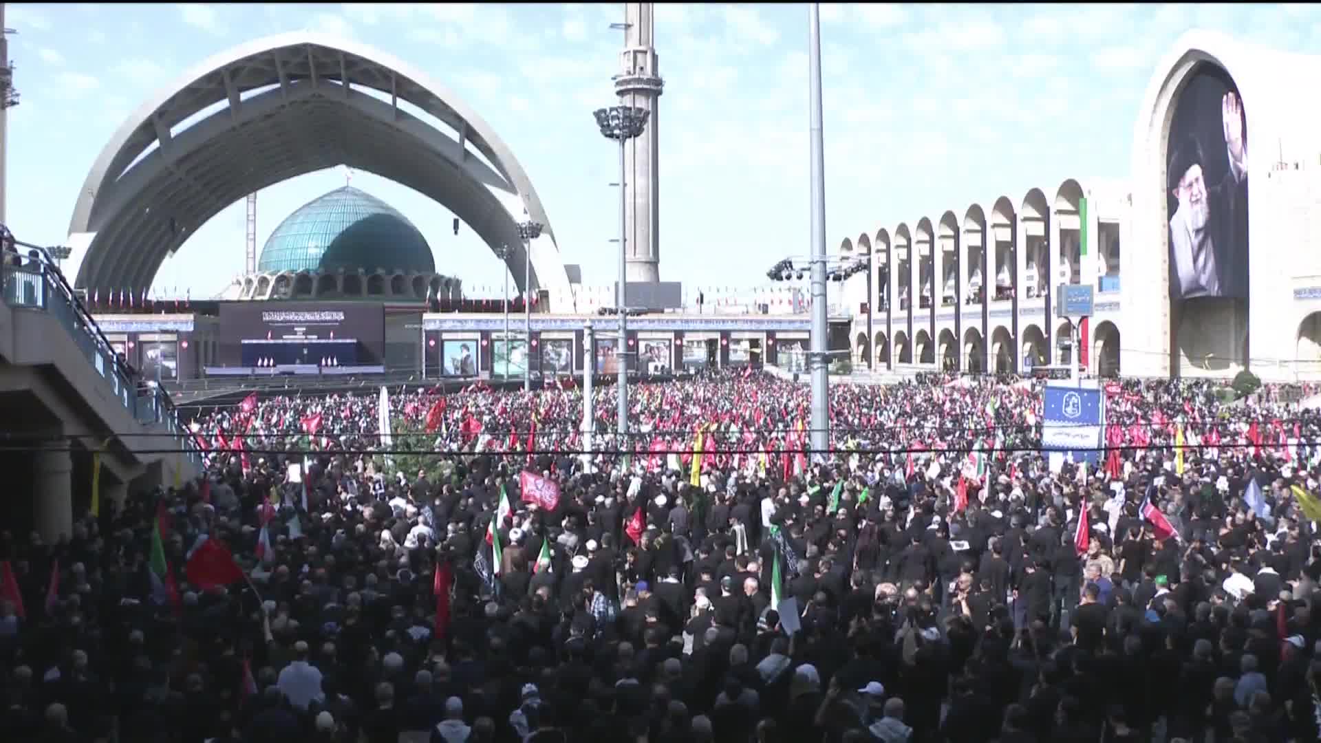 وداع الامام الخامنئي في مصلى الامام الخميني في طهران
